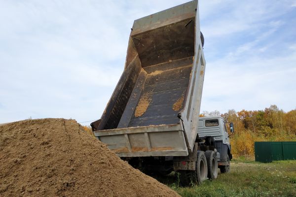Topsoil Delivery in Bethesda