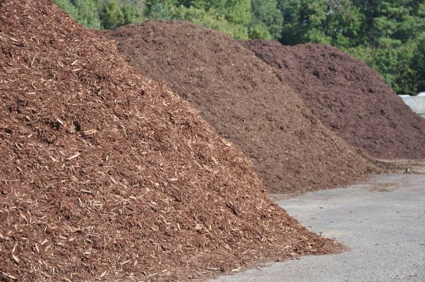 Brown Mulch Delivery in Bethesda